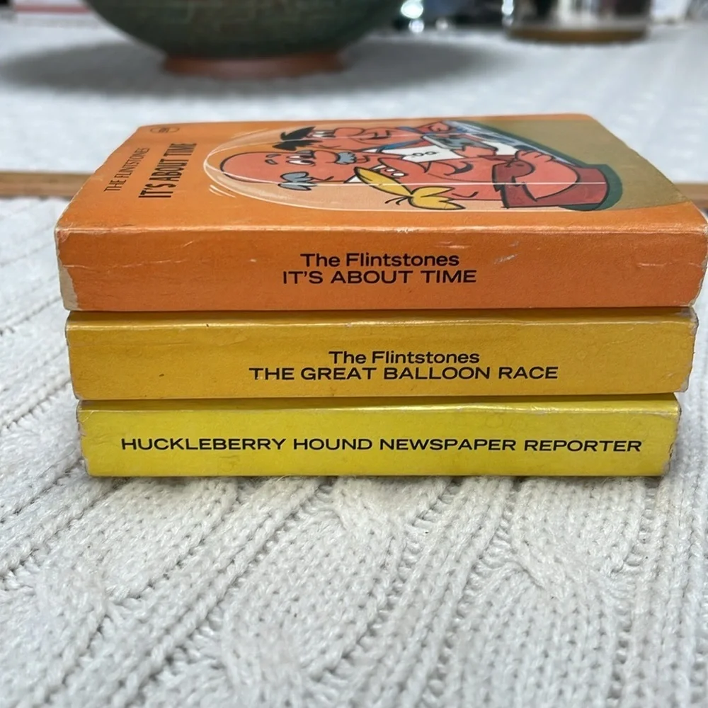 Vintage 1977 The Flintstones/Huckleberry Hound children’s 3 piece Book Set